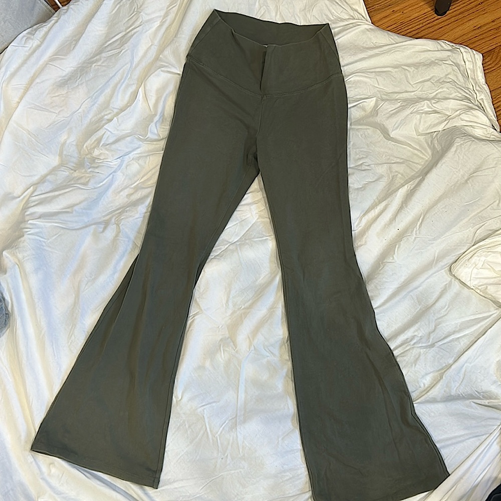 High waisted green flared leggings
